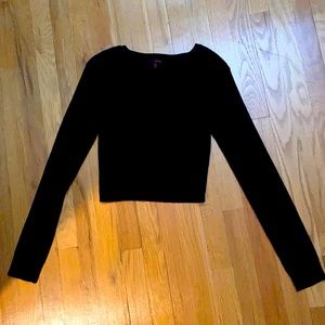 Black crop top  sweater 🖤